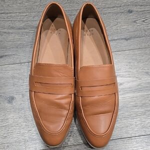 Womans Brown Flats Size 8.5